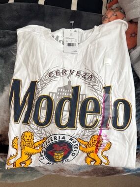 NWT Modelo T Shirt